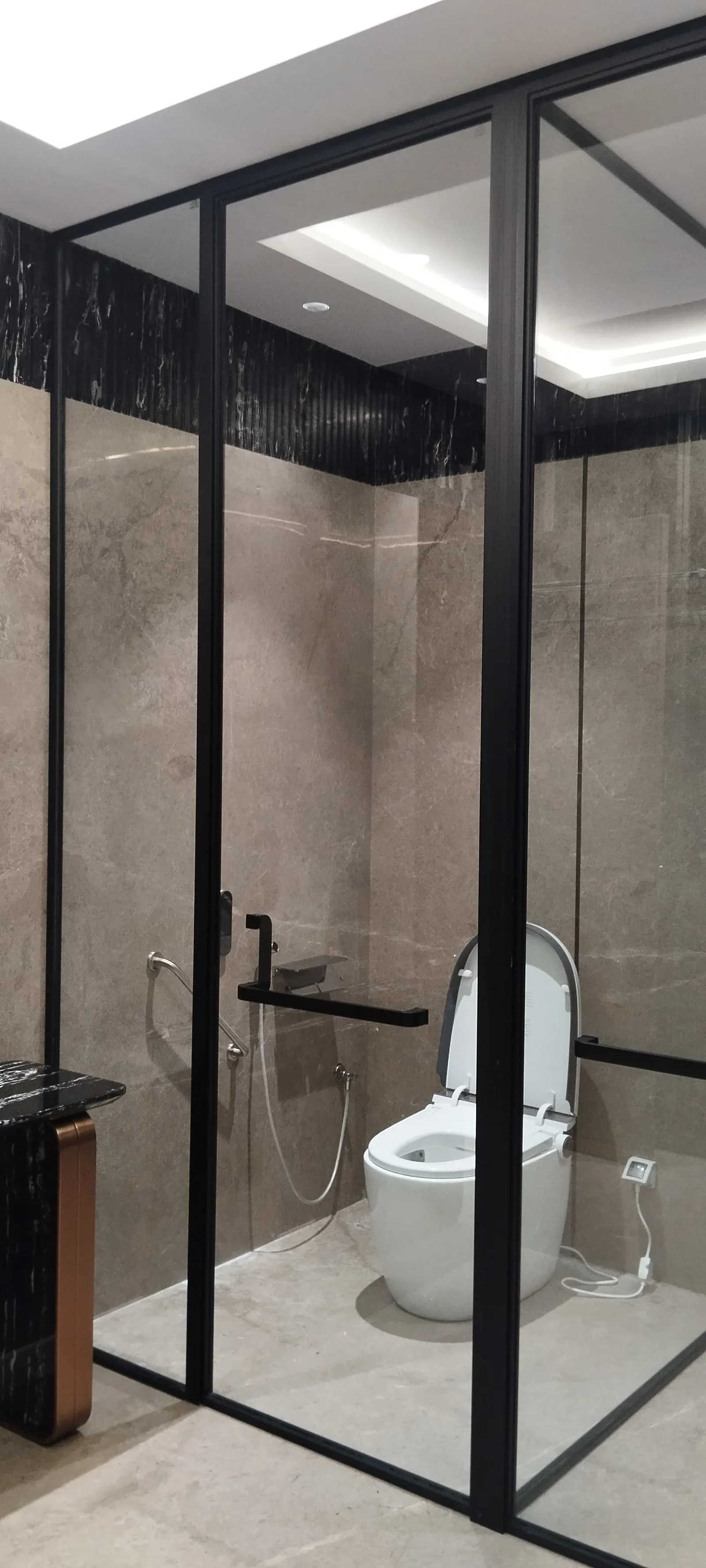 Full-height black corner partition